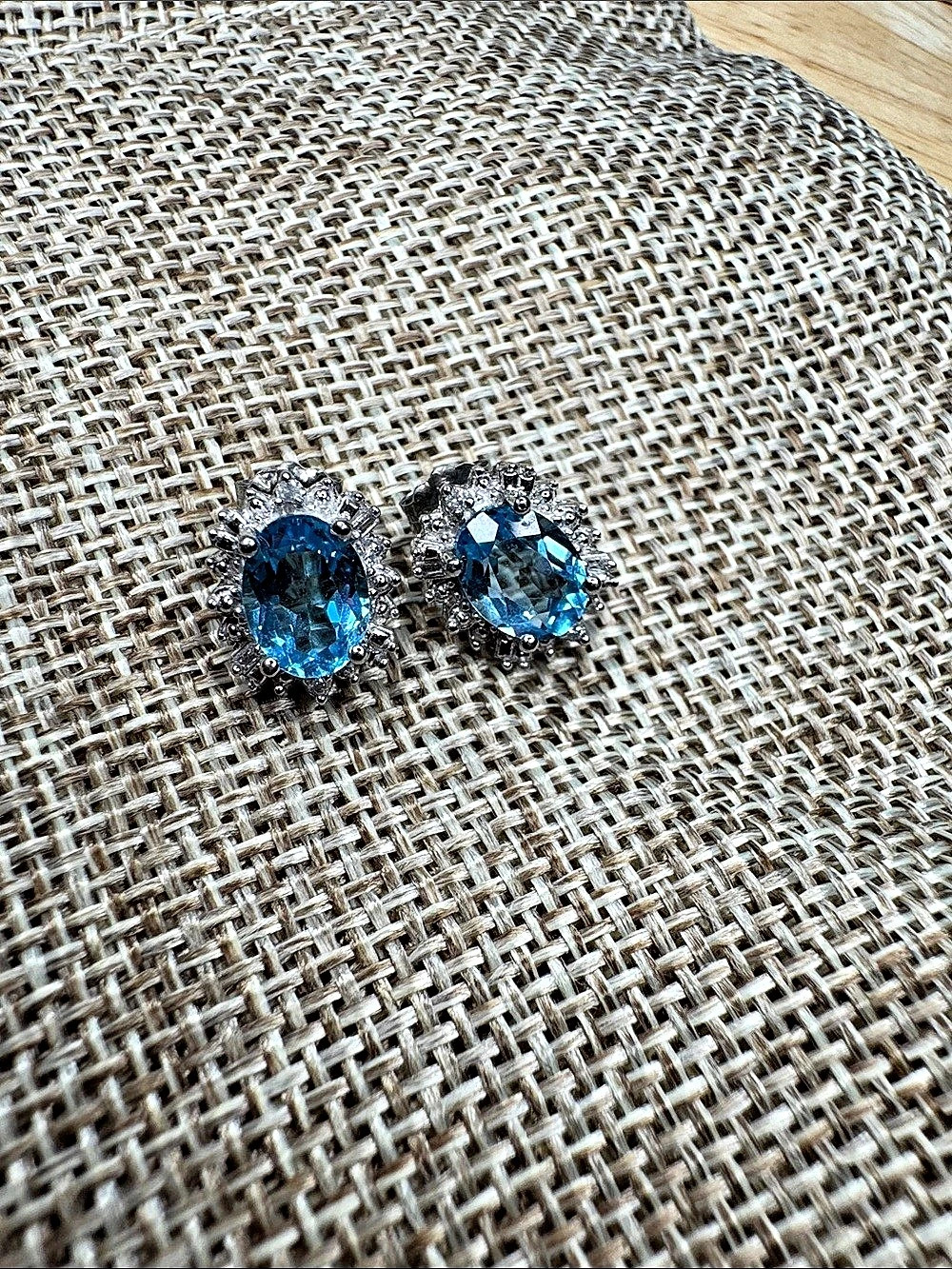 10k White Gold Topaz or Aquamarine Earrings Oval- Like New